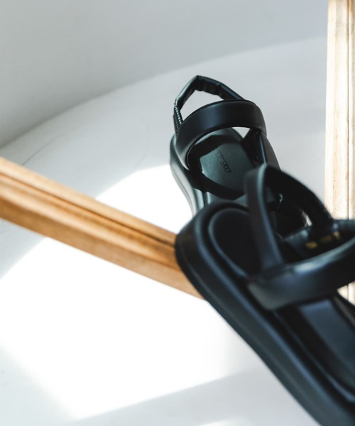 RODE SKO（ロデスコ）の「ストラップパフサンダル（サンダル・レディース・ライトグレー/ブラック・36/37/38）」の10枚目の写真