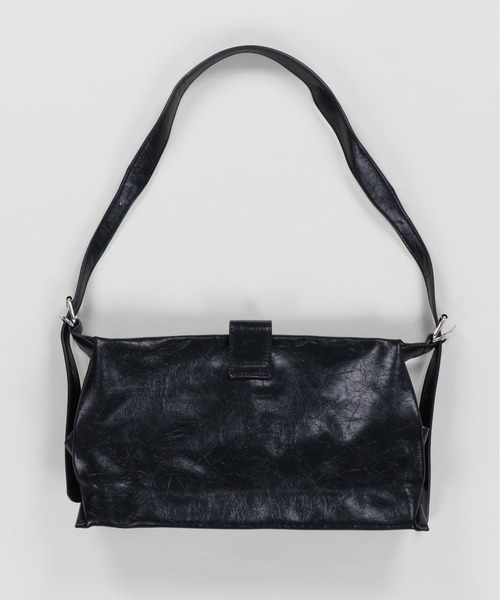 SPINNS（スピンズ）の「細ベルトダイ合皮ショルダーバッグ（ショルダーバッグ・レディース・ダークブラウン/ブラック・ONESIZE）」の4枚目の写真