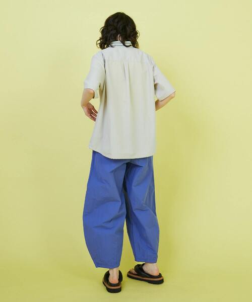 FRAPBOIS（フラボア）の「リブロード シャツ（シャツ/ブラウス・レディース・グレイッシュベージュ/ブルー・1/2）」の12枚目の写真