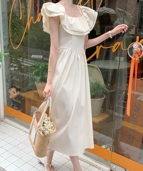 FREE STYLISTS(フリー スタイリスト)の「YUGA_YGMC フリルオフショルダー Aラインワンピース(ワンピース・レディース・ライトグリーン/オフホワイト・FREE)」の3枚目の写真