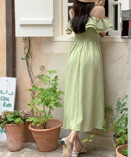 FREE STYLISTS(フリー スタイリスト)の「YUGA_YGMC フリルオフショルダー Aラインワンピース(ワンピース・レディース・ライトグリーン/オフホワイト・FREE)」の16枚目の写真