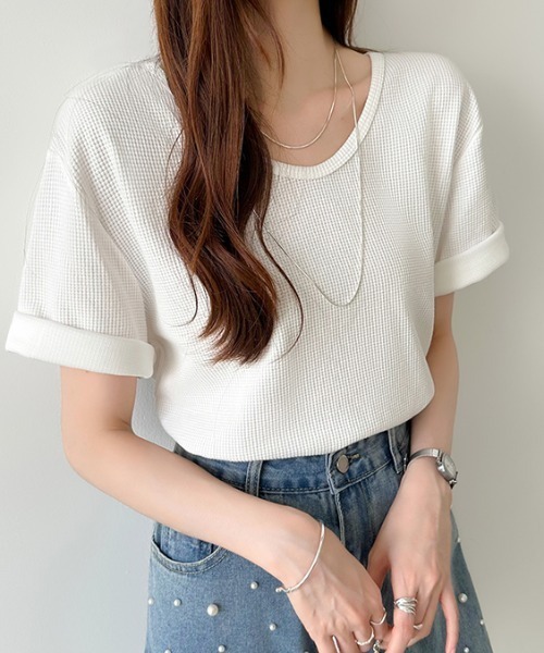 COCOMOMO（ココモモ）の「【2タイプ×カラー展開あり】 ワッフルTシャツ 半袖 Tシャツ カットソー 夏服（Tシャツ/カットソー・レディース・ホワイト/スカイブルー/ブラック/アイボリー系/アイボリー/オレンジ/ライトグレー/グリーン系/ピンク/グリーン/ホワイト系/ブラック系/オレンジ系・L/M）」の4枚目の写真
