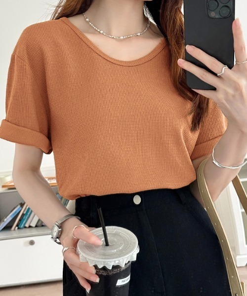 COCOMOMO（ココモモ）の「【2タイプ×カラー展開あり】 ワッフルTシャツ 半袖 Tシャツ カットソー 夏服（Tシャツ/カットソー・レディース・ホワイト/スカイブルー/ブラック/アイボリー系/アイボリー/オレンジ/ライトグレー/グリーン系/ピンク/グリーン/ホワイト系/ブラック系/オレンジ系・L/M）」の13枚目の写真