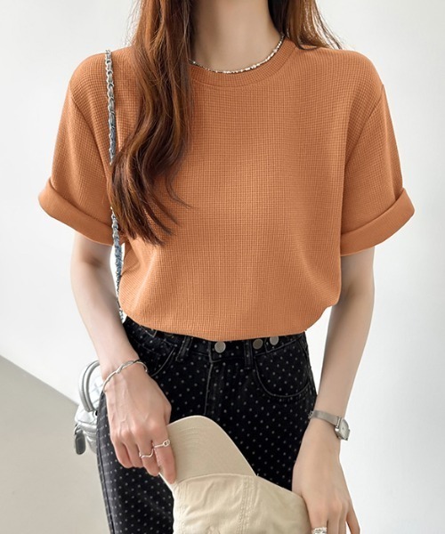 COCOMOMO（ココモモ）の「【2タイプ×カラー展開あり】 ワッフルTシャツ 半袖 Tシャツ カットソー 夏服（Tシャツ/カットソー・レディース・ホワイト/スカイブルー/ブラック/アイボリー系/アイボリー/オレンジ/ライトグレー/グリーン系/ピンク/グリーン/ホワイト系/ブラック系/オレンジ系・L/M）」の12枚目の写真