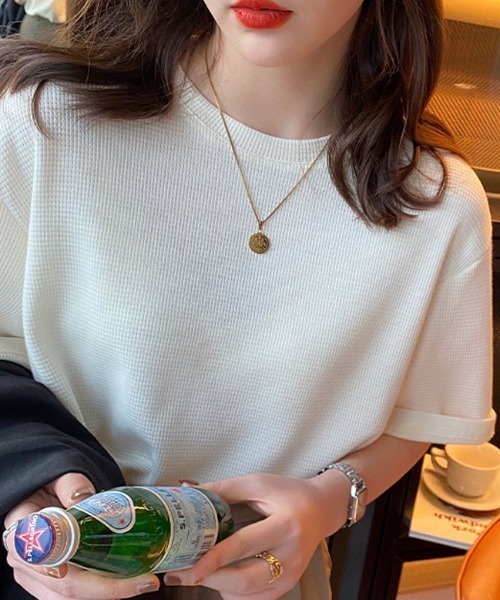 COCOMOMO（ココモモ）の「【2タイプ×カラー展開あり】 ワッフルTシャツ 半袖 Tシャツ カットソー 夏服（Tシャツ/カットソー・レディース・ホワイト/スカイブルー/ブラック/アイボリー系/アイボリー/オレンジ/ライトグレー/グリーン系/ピンク/グリーン/ホワイト系/ブラック系/オレンジ系・L/M）」の14枚目の写真
