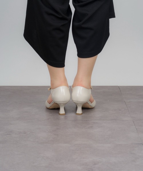 FABIO RUSCONI（ファビオルスコーニ）の「【FABIO RUSCONI/ファビオルスコーニ】パテントTストラップパンプス　 レザー　本革（パンプス・レディース・ベージュ/アイボリー/ブラック/ブラック系その他・39/38/37/36）」の16枚目の写真