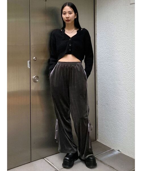 EMODA（エモダ）の「ラインリボンベロアパンツ（その他パンツ・レディース・グレー/ブラック・FREE）」の6枚目の写真