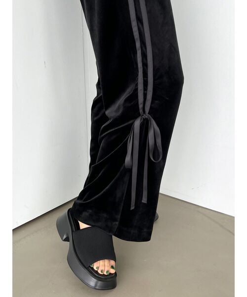 EMODA（エモダ）の「ラインリボンベロアパンツ（その他パンツ・レディース・グレー/ブラック・FREE）」の22枚目の写真