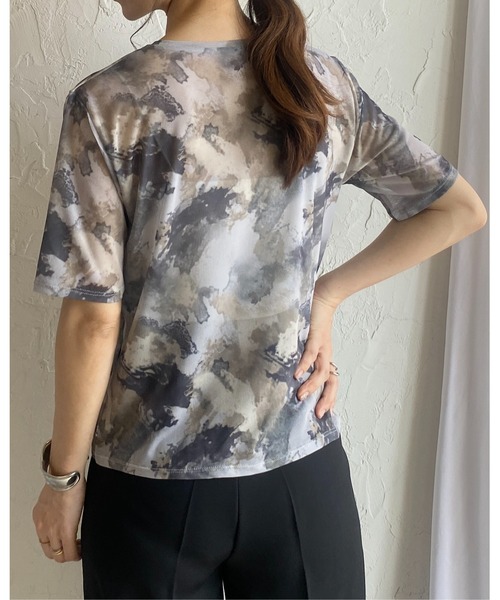 She's Closet（シーズクローゼット）の「マーブル水彩ニュアンス柄半袖クルーネックメッシュシアートップス（Tシャツ/カットソー・レディース・マルチ/アイボリー/チャコールグレー・FREE）」の5枚目の写真