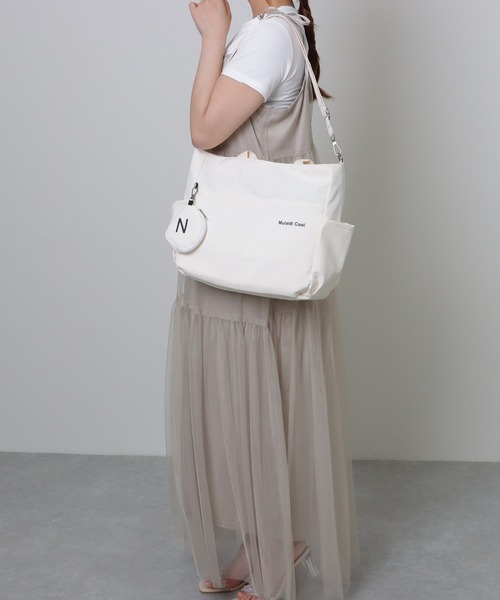 Lace Ladies(レースレディース)の「ソリッドカラー 多ポケット 2WAY ビッグ ショルダーバッグ(トートバッグ・レディース・ブラック/アイボリー/ベージュ・FREE)」の12枚目の写真