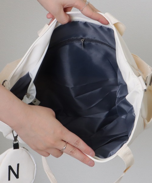 Lace Ladies(レースレディース)の「ソリッドカラー 多ポケット 2WAY ビッグ ショルダーバッグ(トートバッグ・レディース・ブラック/アイボリー/ベージュ・FREE)」の7枚目の写真