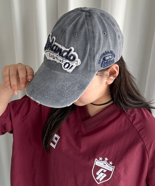 apres jour mignon（アプレジュールミニョン）の「【apresjour mignon×ARIAZ】ダメージ加工ロゴキャップ（キャップ・レディース・ブルー系その他/ブラック系その他・ONESIZE）」の2枚目の写真