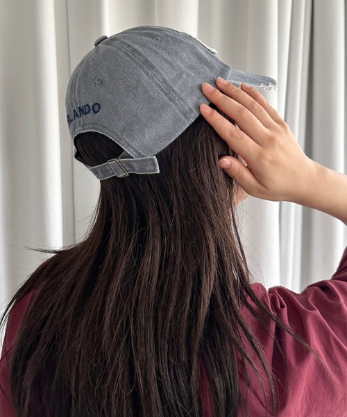 apres jour mignon（アプレジュールミニョン）の「【apresjour mignon×ARIAZ】ダメージ加工ロゴキャップ（キャップ・レディース・ブルー系その他/ブラック系その他・ONESIZE）」の4枚目の写真