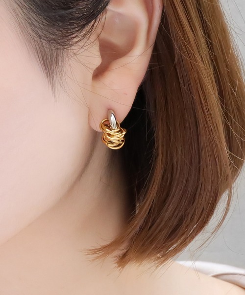 blackdia ocean（ブラックダイヤオーシャン）の「blackdia ocean コイルCシェイプピアス（ピアス（両耳用）・レディース・シルバー×ゴールド・FREE）」の2枚目の写真