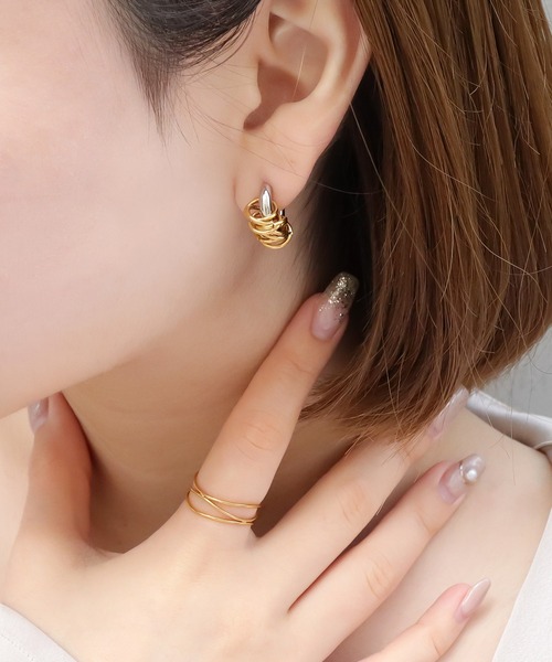 blackdia ocean（ブラックダイヤオーシャン）の「blackdia ocean コイルCシェイプピアス（ピアス（両耳用）・レディース・シルバー×ゴールド・FREE）」の3枚目の写真