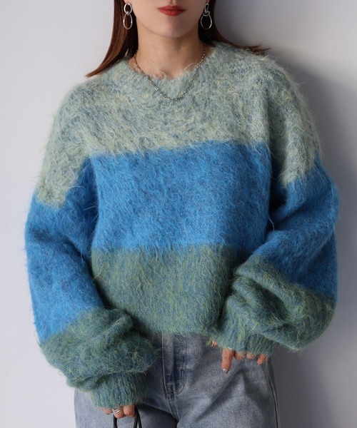 Riberry(リベリー)の「シャギーグラデーション配色ニット(ニット/セーター・レディース・ブルー/チャコールグレー・MEDIUM)」の2枚目の写真