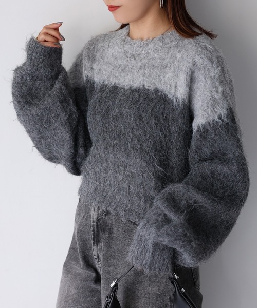 Riberry(リベリー)の「シャギーグラデーション配色ニット(ニット/セーター・レディース・ブルー/チャコールグレー・MEDIUM)」の6枚目の写真