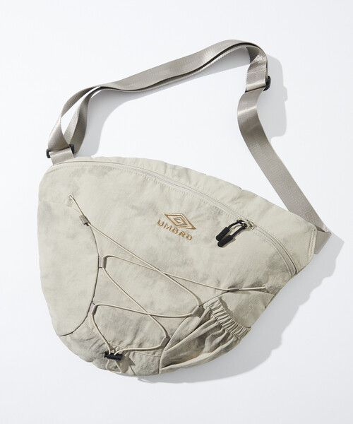 UMBRO（アンブロ）の「UMBRO/アンブロ SP Body BAG/別注 ボディバッグ（ショルダーバッグ・メンズ・オフホワイト/チャコールグレー/ブラック/ベージュ系/チェック/グレー系/ベージュ系その他2/ブラック系その他・ﾌﾘ-）」の19枚目の写真