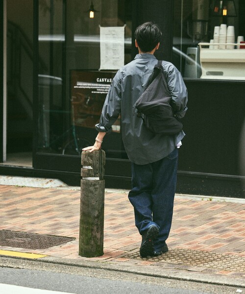 FREAK'S STORE（フリークスストア）の「限定展開 Relax Fit リラックスフィット レギュラーカラーシャツ（シャツ/ブラウス・メンズ・オリーブ/ブラック/サックスブルー/ライトグレー/キャメル/ホワイト/ブルー/オフホワイト/チャコールグレー・LARGE/MEDIUM/SMALL）」の13枚目の写真