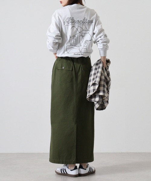 MODISH GAZE(モディシュガゼ)の「MODISH GAZE 6.0オンス スモーキングガール 線画イラストロンT 長袖(Tシャツ/カットソー・メンズ・ブラック/チャコール/ホワイト/アッシュ・M/L/XL/S)」の19枚目の写真