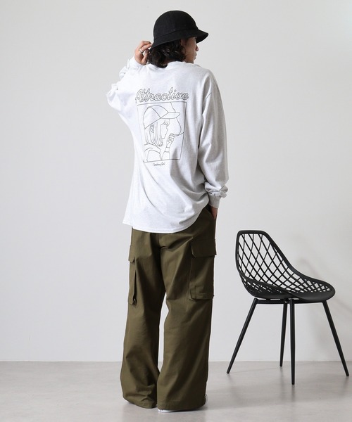 MODISH GAZE(モディシュガゼ)の「MODISH GAZE 6.0オンス スモーキングガール 線画イラストロンT 長袖(Tシャツ/カットソー・メンズ・ブラック/チャコール/ホワイト/アッシュ・M/L/XL/S)」の14枚目の写真