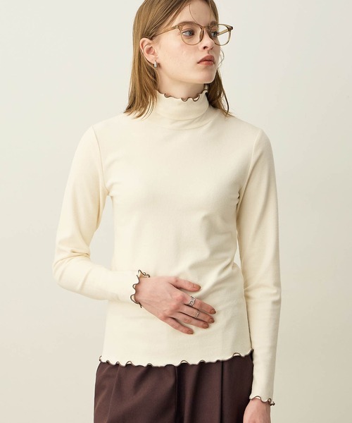 LE SOUK HOLIDAY(ルスークホリデー)の「【BEAUTYLUX】メローハイネックプルオーバー【新色追加・12色展開】(Tシャツ/カットソー・レディース・アイボリー/ブラック/グレー/オフホワイト/チャコールグレー/モカ/イエロー/パープル/ネイビー/ライトグレー/レッド/グリーン/ダークブラウン/マスタード/オレンジ/サックスブルー・L/M)」の3枚目の写真