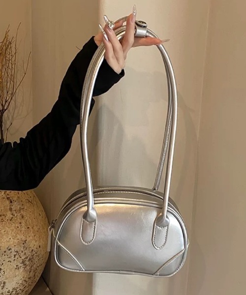 moment+(モーメントプラス)の「ロングハンドルボストンバッグ(ボストンバッグ・レディース・ブラック/シルバー/ブラウン・FREE)」の11枚目の写真