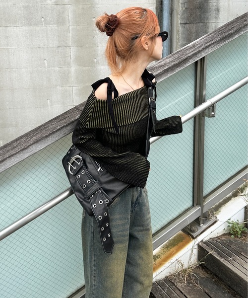 sedacle girl(セダクルガール)の「リブ配色オフショルニット(ニット/セーター・レディース・ブラック/ネイビー/グレー・FREE)」の5枚目の写真