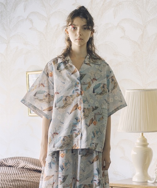 BEDSIDEDRAMA（ベットサイドドラマ）の「Arts & Crafts Aloha Shirt（シャツ/ブラウス・レディース・ブラック/グレー・1/2）」の2枚目の写真