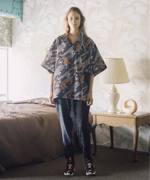 BEDSIDEDRAMA（ベットサイドドラマ）の「Arts & Crafts Aloha Shirt（シャツ/ブラウス・レディース・ブラック/グレー・1/2）」の6枚目の写真