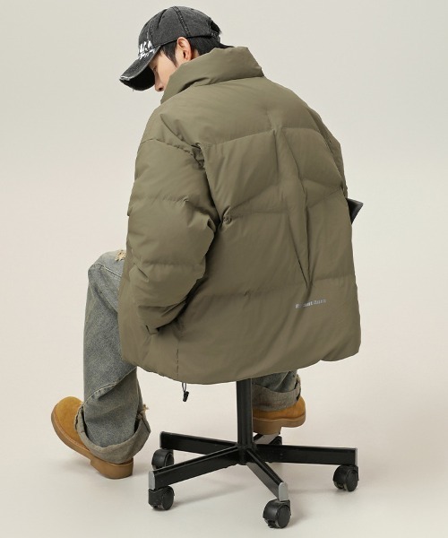 Ressaca(レサーカ)の「オーバーサイズワンポイントロゴダウンジャケット(ダウンジャケット/コート・メンズ・ブラック/カーキ/オフホワイト・M/L/XL)」の17枚目の写真