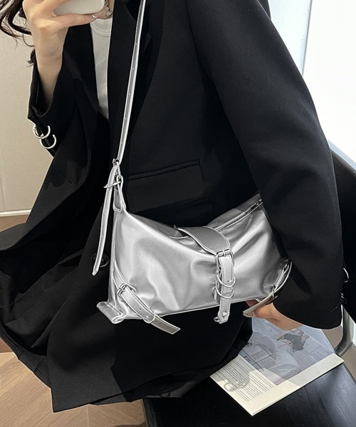 Miniministore(ミニミニストア)の「ヴィンテージ風2WAYバッグベルト付き鞄(ショルダーバッグ・レディース・シルバー/ブラック/ブラウン・FREE)」の3枚目の写真