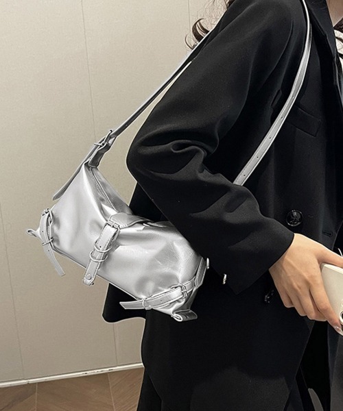 Miniministore(ミニミニストア)の「ヴィンテージ風2WAYバッグベルト付き鞄(ショルダーバッグ・レディース・シルバー/ブラック/ブラウン・FREE)」の5枚目の写真