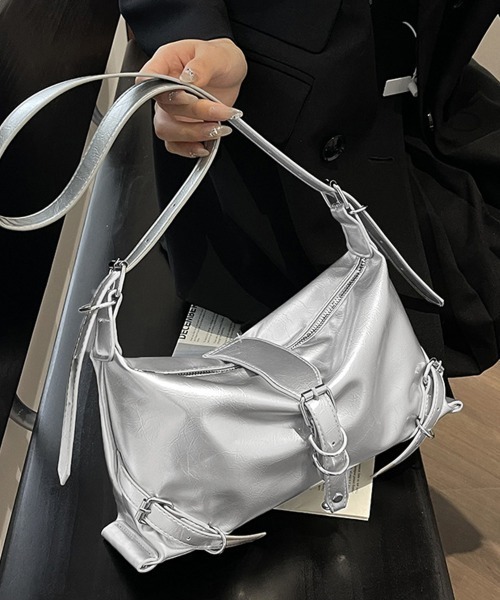 Miniministore(ミニミニストア)の「ヴィンテージ風2WAYバッグベルト付き鞄(ショルダーバッグ・レディース・シルバー/ブラック/ブラウン・FREE)」の7枚目の写真