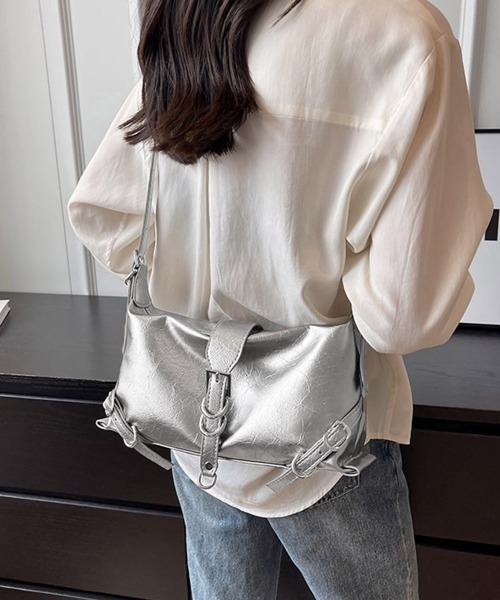 Miniministore(ミニミニストア)の「ヴィンテージ風2WAYバッグベルト付き鞄(ショルダーバッグ・レディース・シルバー/ブラック/ブラウン・FREE)」の8枚目の写真