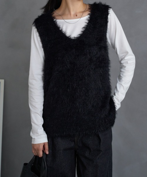 TRIANGLE PALETTE(トライアングルパレット)の「シャギーVネックベスト(ベスト・レディース・アイボリー/ダークグレー/ブラック・FREE)」の2枚目の写真