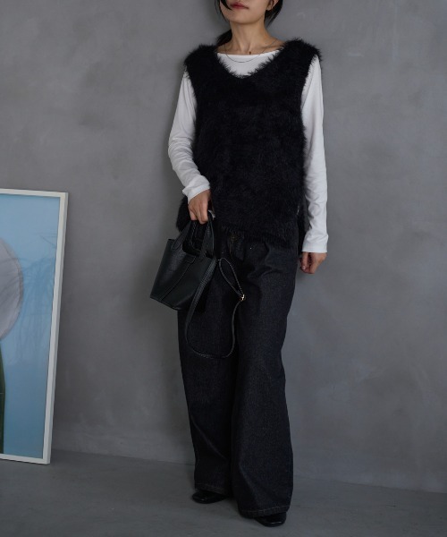 TRIANGLE PALETTE(トライアングルパレット)の「シャギーVネックベスト(ベスト・レディース・アイボリー/ダークグレー/ブラック・FREE)」の11枚目の写真