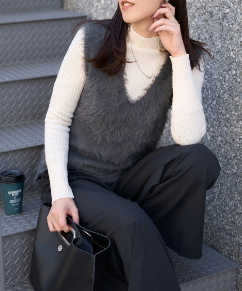 TRIANGLE PALETTE(トライアングルパレット)の「シャギーVネックベスト(ベスト・レディース・アイボリー/ダークグレー/ブラック・FREE)」の20枚目の写真