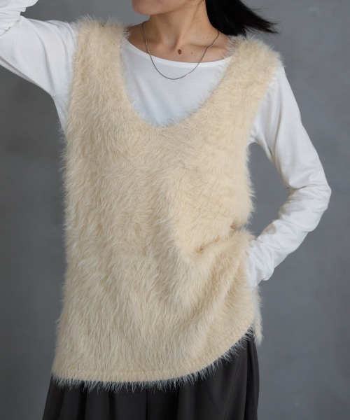 TRIANGLE PALETTE(トライアングルパレット)の「シャギーVネックベスト(ベスト・レディース・アイボリー/ダークグレー/ブラック・FREE)」の21枚目の写真