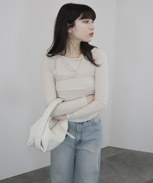 Reurie'(レウリィ)の「【ZOZO限定】ビスチェセットアップ風トップス/bustier setup like top 長袖 キャミソール ドッキング レイヤード 重ね着 シンプル きれいめ カジュアル 韓国 アイボリー グレー ブラック(Tシャツ/カットソー・レディース・グレー/ブラック/アイボリー・FREE)」の8枚目の写真