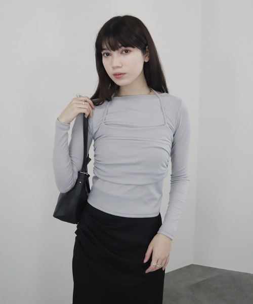 Reurie'(レウリィ)の「【ZOZO限定】ビスチェセットアップ風トップス/bustier setup like top 長袖 キャミソール ドッキング レイヤード 重ね着 シンプル きれいめ カジュアル 韓国 アイボリー グレー ブラック(Tシャツ/カットソー・レディース・グレー/ブラック/アイボリー・FREE)」の14枚目の写真