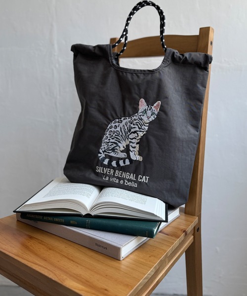 LBC(エルビーシー)の「アニマル刺繍コードトートバッグ(ショルダーバッグ・レディース・ベージュ/グリーン/チャコールグレー/ライトグレー/ブルー・FREE)」の14枚目の写真