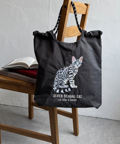 LBC(エルビーシー)の「アニマル刺繍コードトートバッグ(ショルダーバッグ・レディース・ベージュ/グリーン/チャコールグレー/ライトグレー/ブルー・FREE)」の11枚目の写真