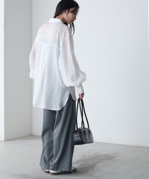 forksy.（フォルクシー）の「【forksy.】シアー ボリューム オーバーサイズ BIGシャツ（シャツ/ブラウス・レディース・チャコール/オフホワイト/グレー系/ブルー・FREE）」の16枚目の写真