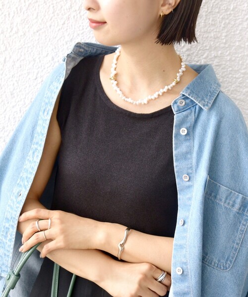 SHIPS(シップス)の「〈洗濯機可能〉2WAY ラメ タンクトップ(タンクトップ・レディース・ホワイト/ベージュ/ブラック/ブラウン/ダークグレー/ホワイト系・ONE SIZE)」の4枚目の写真