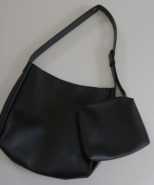 merrylatte（メリーラテ）の「ポーチ付きワンハンドルトート（トートバッグ・レディース・ブラック・FREE）」の2枚目の写真