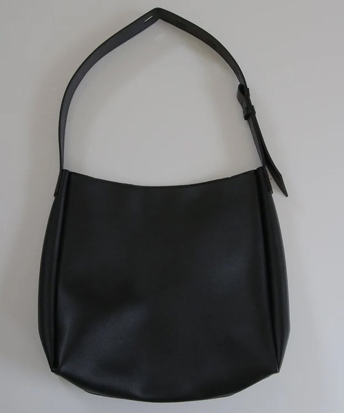 merrylatte（メリーラテ）の「ポーチ付きワンハンドルトート（トートバッグ・レディース・ブラック・FREE）」の3枚目の写真