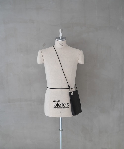 Senti(センティ)の「【 SENTI 】SHRINK LEATHER MINI SHOULDER BAG シュリンクレザーミニショルダーバッグ(ショルダーバッグ・メンズ・アイボリー/ブラック/ブラック系その他・FREE)」の20枚目の写真
