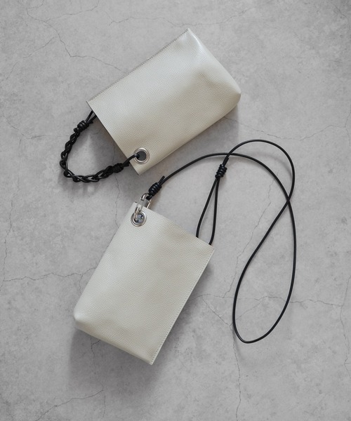 Senti(センティ)の「【 SENTI 】SHRINK LEATHER MINI SHOULDER BAG シュリンクレザーミニショルダーバッグ(ショルダーバッグ・メンズ・アイボリー/ブラック/ブラック系その他・FREE)」の22枚目の写真