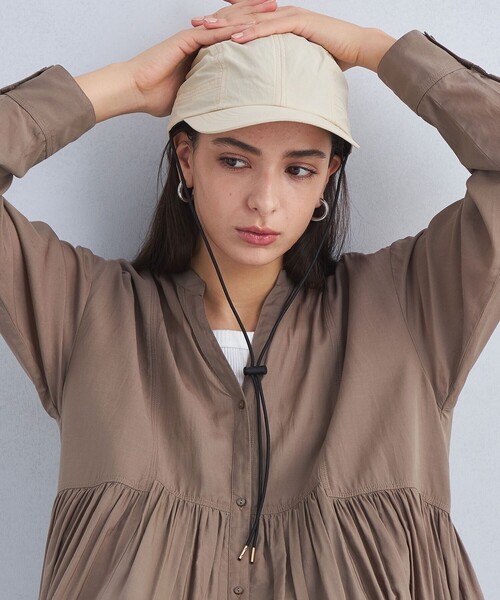 green label relaxing（グリーンレーベルリラクシング）の「2WAY コード付き キャップ 2 / CAP - UVカット -（キャップ・レディース・ナチュラル/ブラック/ダークグレー・FREE）」の9枚目の写真